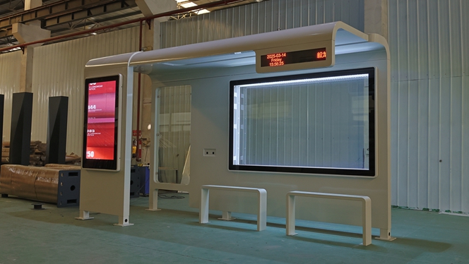 YEROO Spain Smart Bus Shelter Project: Connected Transit Hub with Digital Advertising & Real-Time Information